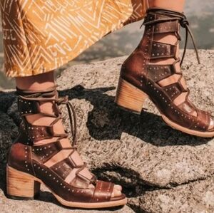 Freebird By Steven Hazel Leather Gladiator Sandal NWOT